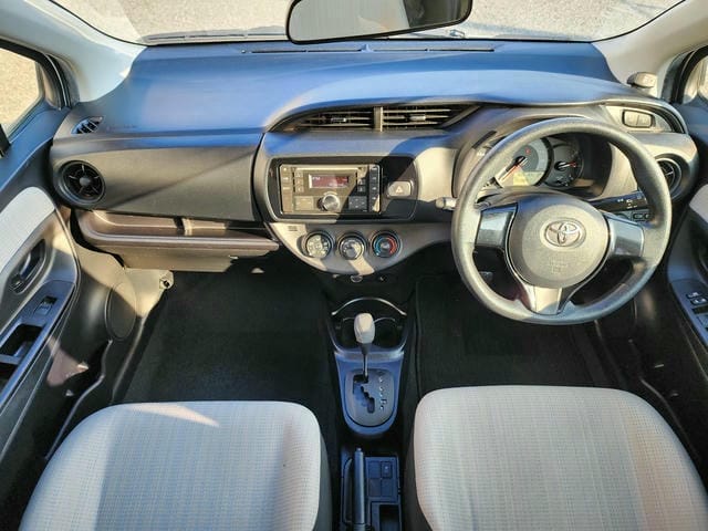 TOYOTA VITZ F 2019/9 photo 10