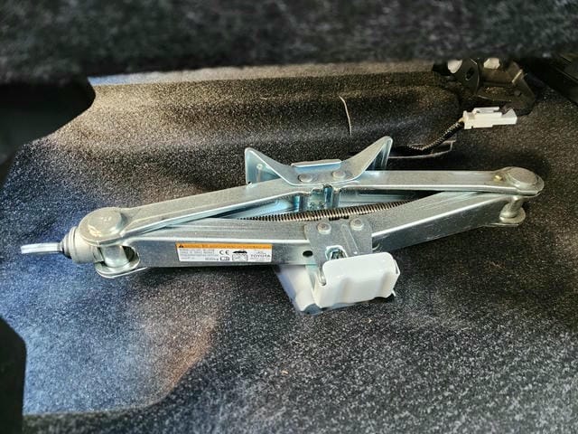 TOYOTA VITZ F 2019/9 photo 17