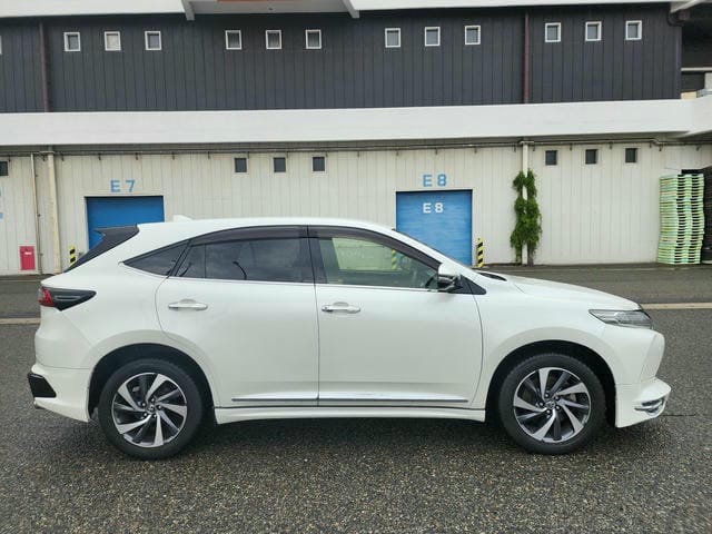 TOYOTA HARRIER PROGRESS 2019/4 photo 2