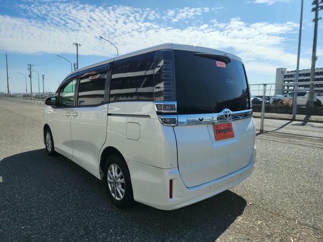 TOYOTA VOXY V 2019/7 photo 5