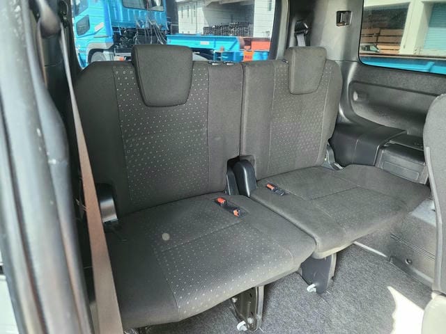 TOYOTA VOXY V 2019/7 photo 13
