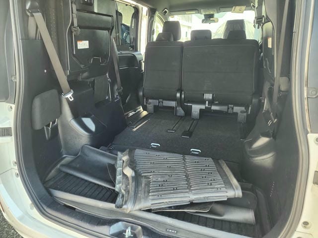TOYOTA VOXY V 2019/7 photo 15