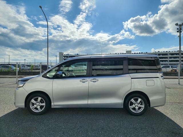 TOYOTA VOXY X 2019/8 photo 6