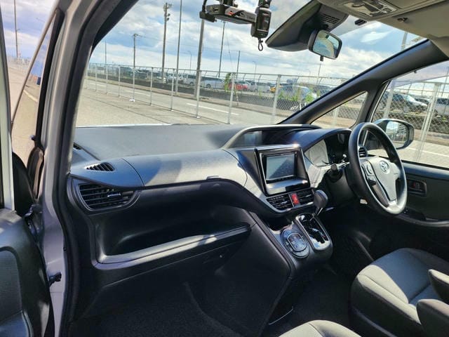 TOYOTA VOXY X 2019/8 photo 9