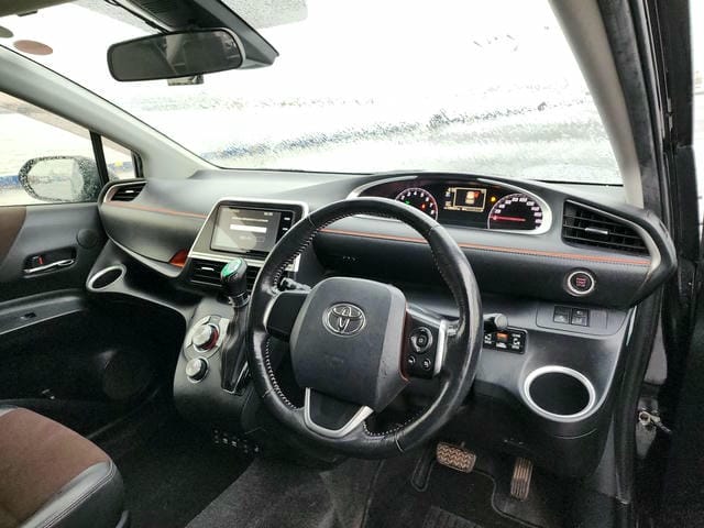 TOYOTA SIENTA G CUERO 4WD 2019/9 photo 8