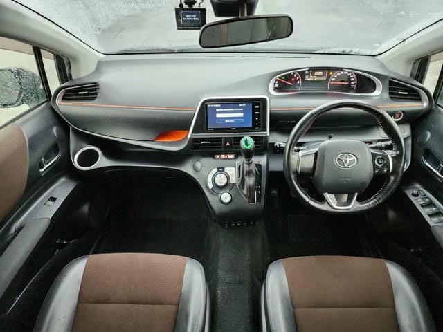 TOYOTA SIENTA G CUERO 4WD 2019/9 photo 10