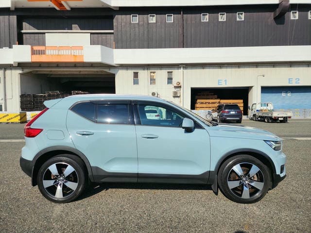 VOLVO XC40 T4 AWD MOMENTUM 2019/3 photo 2