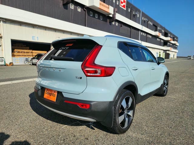 VOLVO XC40 T4 AWD MOMENTUM 2019/3 photo 3