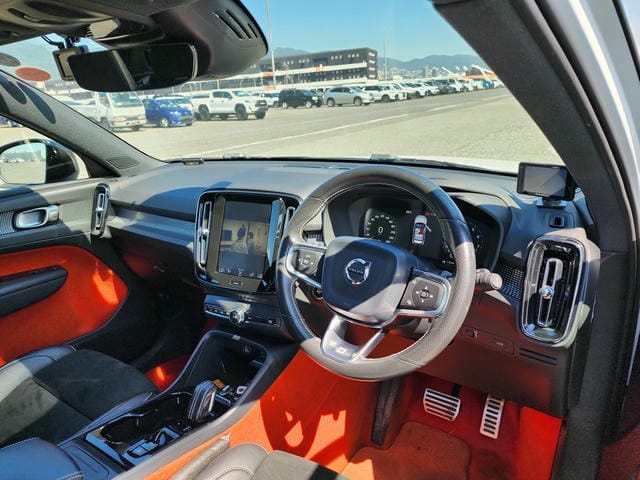 VOLVO XC40 T5 AWD R-DESIGN 2019/7 photo 8