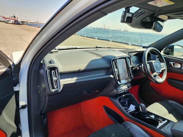 VOLVO XC40 T5 AWD R-DESIGN 2019/7 photo 9