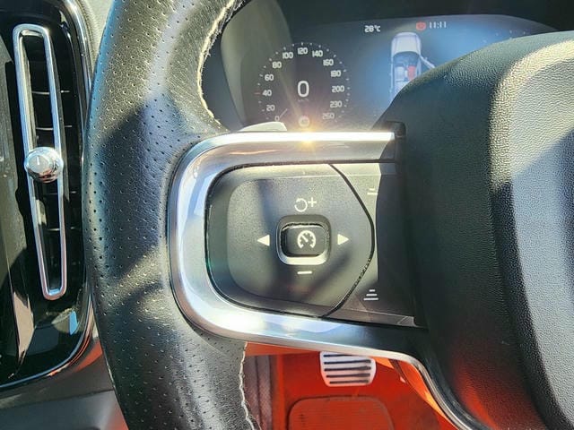 VOLVO XC40 T5 AWD R-DESIGN 2019/7 photo 23