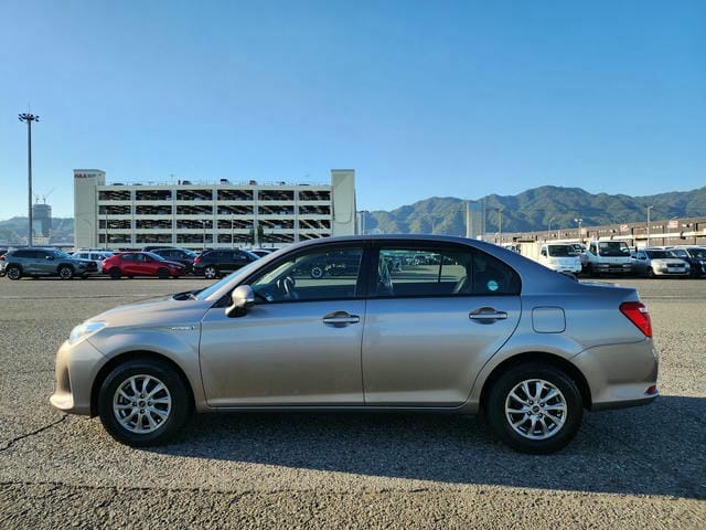 TOYOTA COROLLA AXIO HYBRID  2019/9 photo 6
