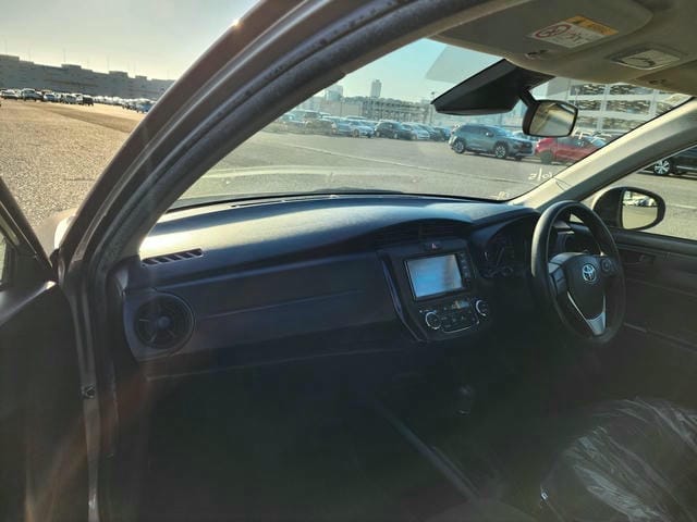 TOYOTA COROLLA AXIO HYBRID  2019/9 photo 9