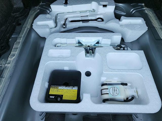 TOYOTA COROLLA AXIO HYBRID  2019/9 photo 15