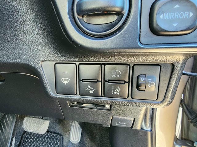 TOYOTA COROLLA AXIO HYBRID  2019/9 photo 18
