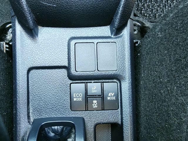 TOYOTA COROLLA AXIO HYBRID  2019/9 photo 21