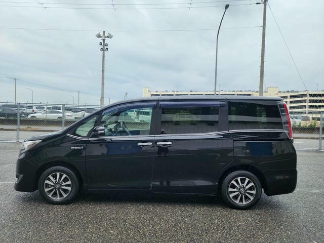TOYOTA ESQUIRE HYBRID GI PREMIUM PACKAGE BLACK TAILORED 2019/8 photo 6