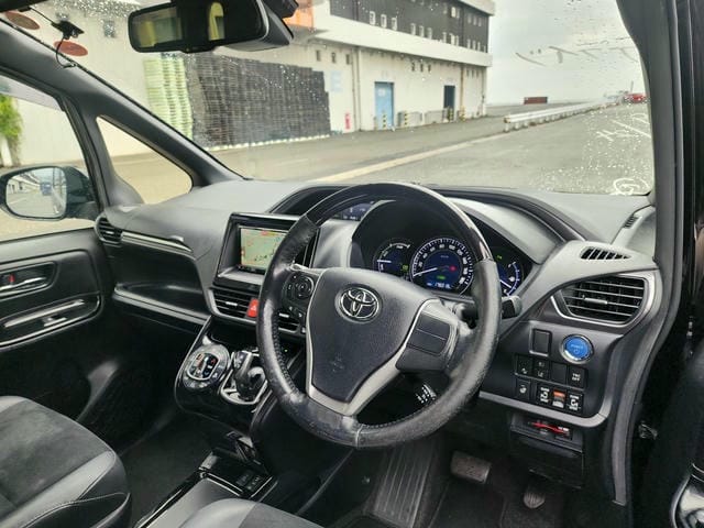 TOYOTA ESQUIRE HYBRID GI PREMIUM PACKAGE BLACK TAILORED 2019/8 photo 8