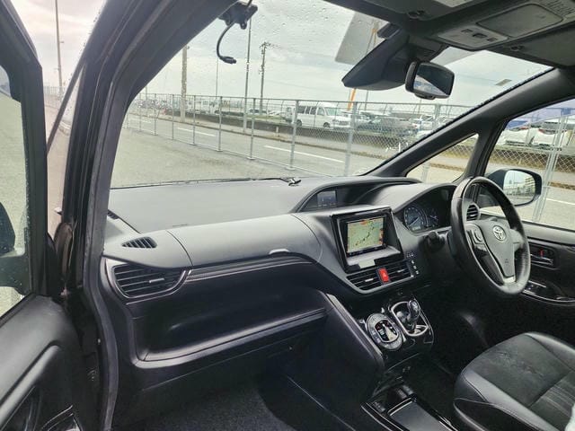 TOYOTA ESQUIRE HYBRID GI PREMIUM PACKAGE BLACK TAILORED 2019/8 photo 9