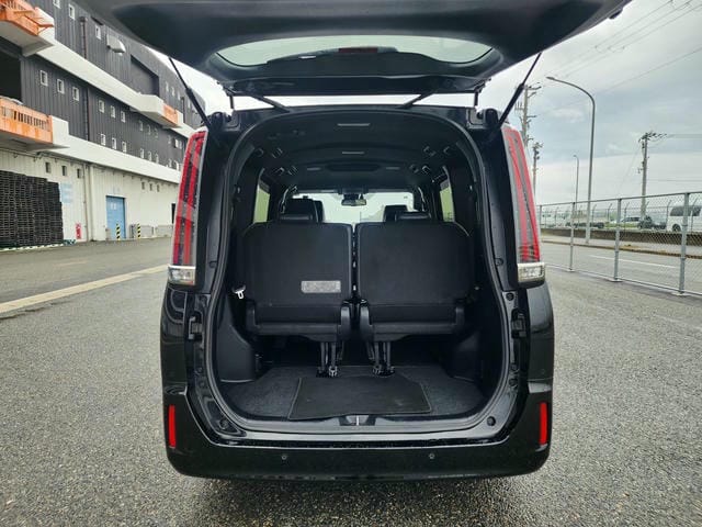 TOYOTA ESQUIRE HYBRID GI PREMIUM PACKAGE BLACK TAILORED 2019/8 photo 15