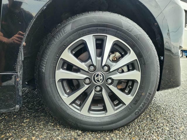 TOYOTA ESQUIRE HYBRID GI PREMIUM PACKAGE BLACK TAILORED 2019/8 photo 28