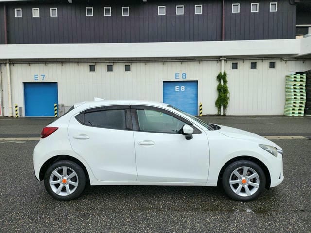 MAZDA DEMIO 15S 2019/7 photo 2