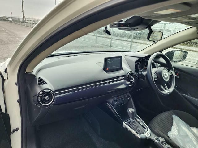 MAZDA DEMIO 15S 2019/7 photo 9