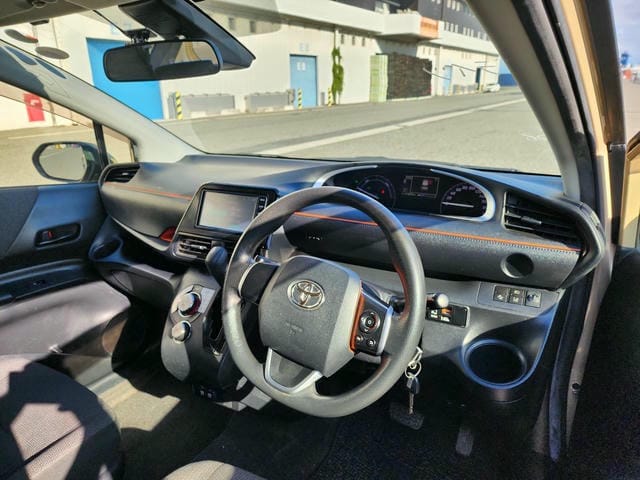 TOYOTA SIENTA HYBRID FUNBASE X 2019/10 photo 8