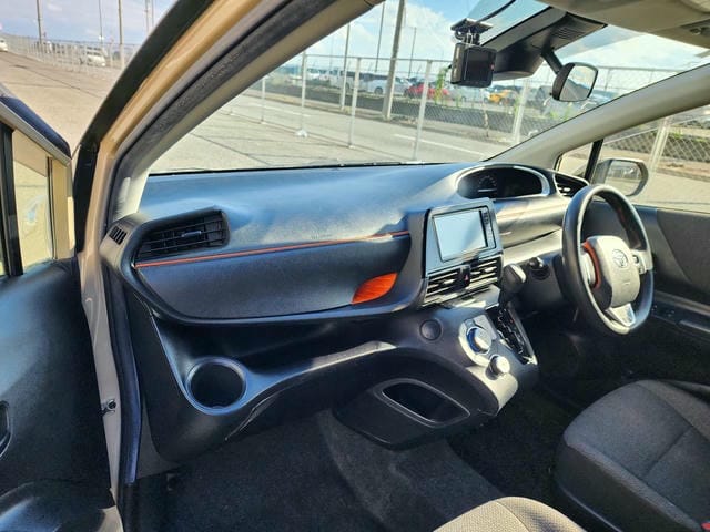 TOYOTA SIENTA HYBRID FUNBASE X 2019/10 photo 9