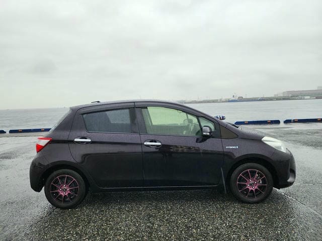 TOYOTA VITZ HYBRID F AMEI 2019/2 photo 2
