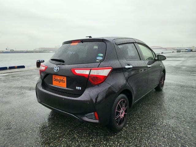 TOYOTA VITZ HYBRID F AMEI 2019/2 photo 3