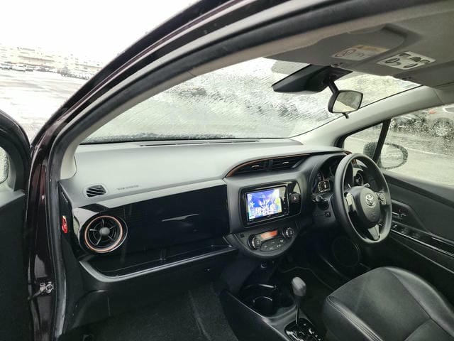TOYOTA VITZ HYBRID F AMEI 2019/2 photo 9