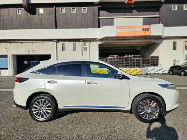 TOYOTA HARRIER PREMIUM METAL&LEATHER PACKAGE 4WD 2019/3 photo 2