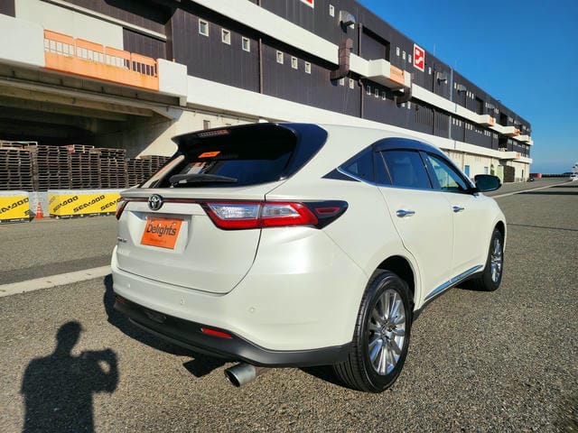 TOYOTA HARRIER PREMIUM METAL&LEATHER PACKAGE 4WD 2019/3 photo 3