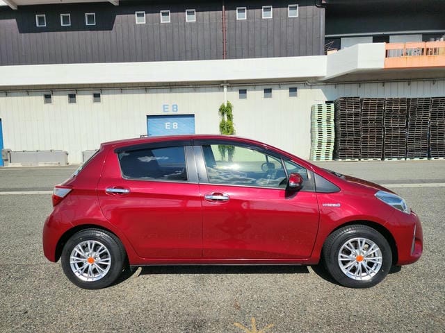 TOYOTA VITZ HYBRID F SAFETY EDITION 3 2019/7 photo 2