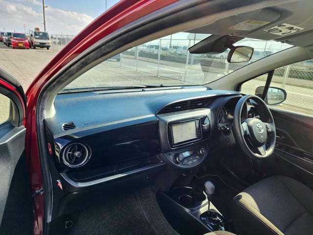 TOYOTA VITZ HYBRID F SAFETY EDITION 3 2019/7 photo 9