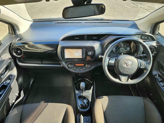 TOYOTA VITZ HYBRID F SAFETY EDITION 3 2019/7 photo 10