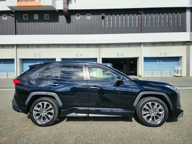 TOYOTA RAV4 G Z PACKAGE 4WD 2019/11 photo 2