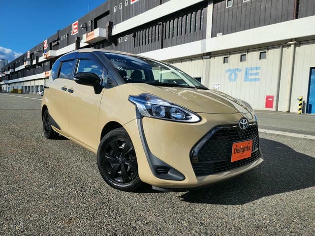 2019 Toyota Sienta, photo 1 of 5