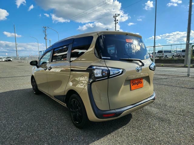 2019 Toyota Sienta, photo 5 of 5
