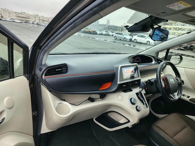TOYOTA SIENTA G 2019/9 photo 9