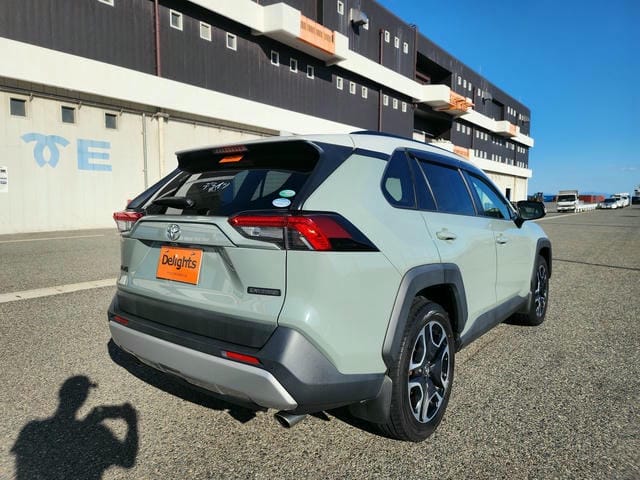 TOYOTA RAV4 ADVENTURE 4WD 2019/7 photo 3