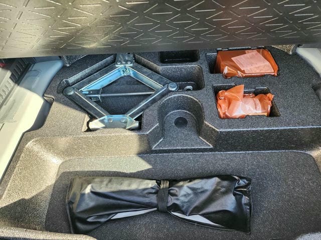 TOYOTA RAV4 ADVENTURE 4WD 2019/7 photo 15