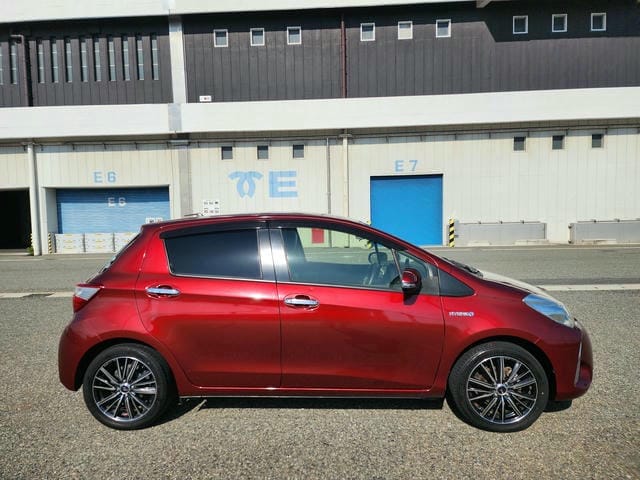 TOYOTA VITZ HYBRID F AMEI 2019/1 photo 2