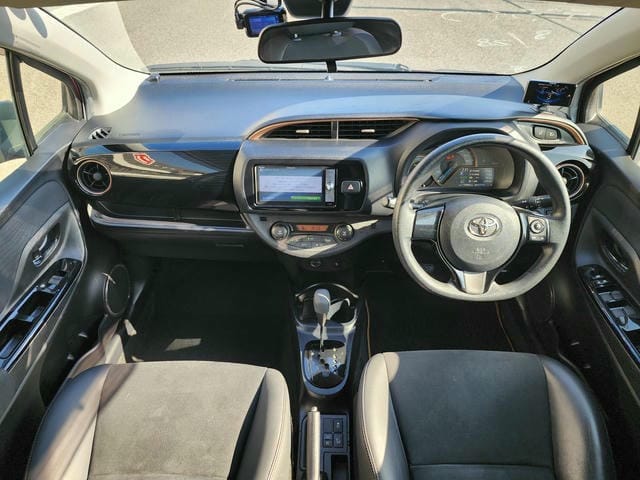 TOYOTA VITZ HYBRID F AMEI 2019/1 photo 10