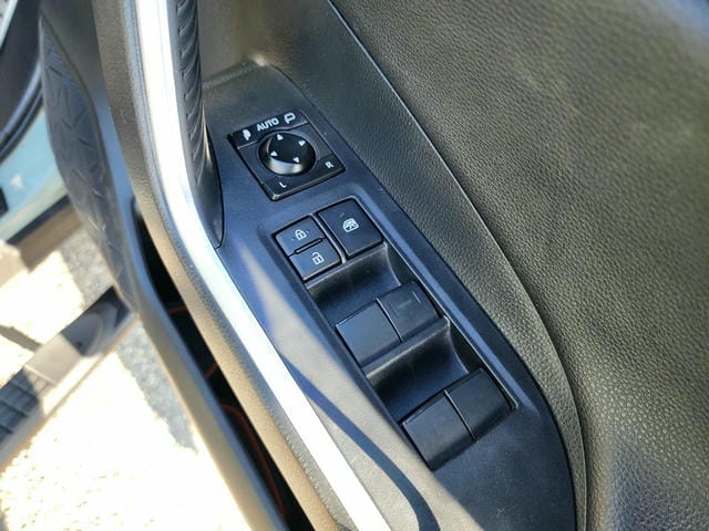 TOYOTA RAV4 ADVENTURE 4WD 2019/6 photo 17