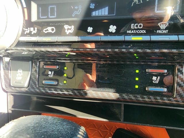 TOYOTA RAV4 ADVENTURE 4WD 2019/6 photo 23