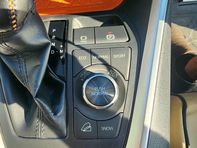 TOYOTA RAV4 ADVENTURE 4WD 2019/6 photo 24