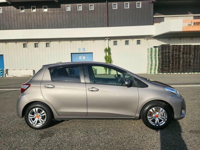 TOYOTA VITZ F WELCAB 2019/11 photo 2