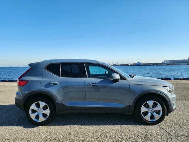 VOLVO XC40 T4 MOMENTUM 2019/12 photo 2